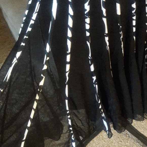 Ladies dress - Picture 4 of 7